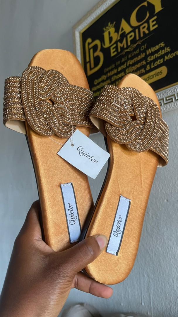 Quieter slipper
